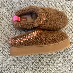 UGG women’s tazz heritage braid in hardwood